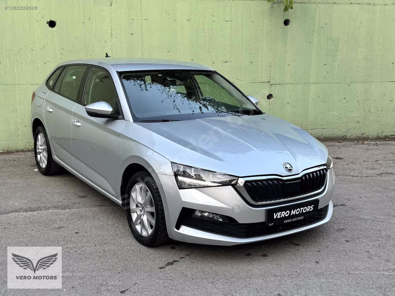 VERO MOTORS 2022 SKODA SCALA 1.0TSİ PREMİUM HATASIZ BOYASIZ